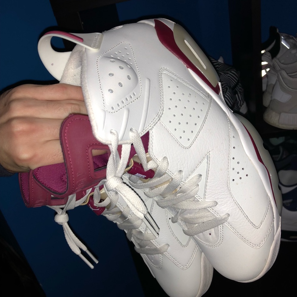 Jordan 6 Maroon